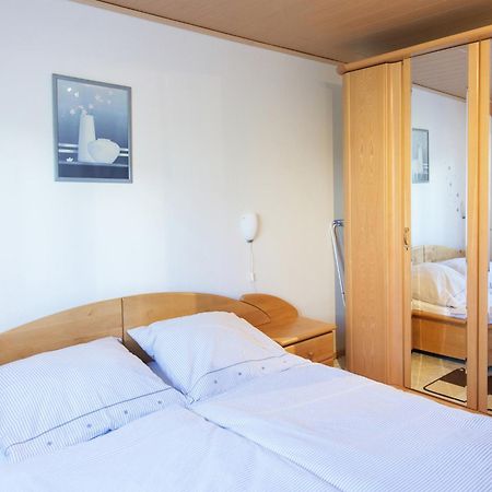 Quiet apartment on the lake in Halenfeld Sellerich Buitenkant foto