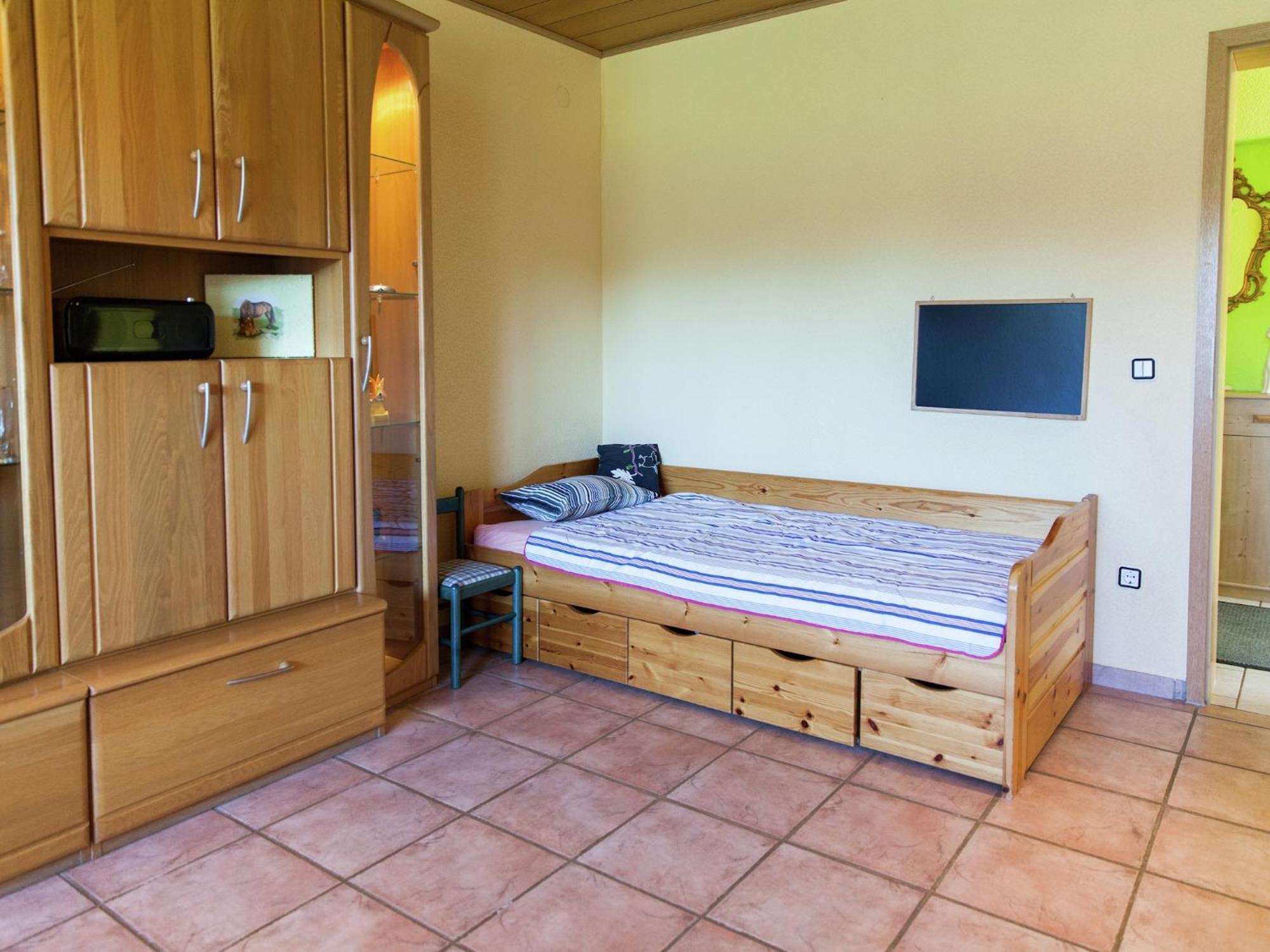 Quiet apartment on the lake in Halenfeld Sellerich Buitenkant foto